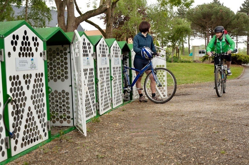 Garage pour les vélo© Ethic Etapes - Lac de Maine - ANGERS 